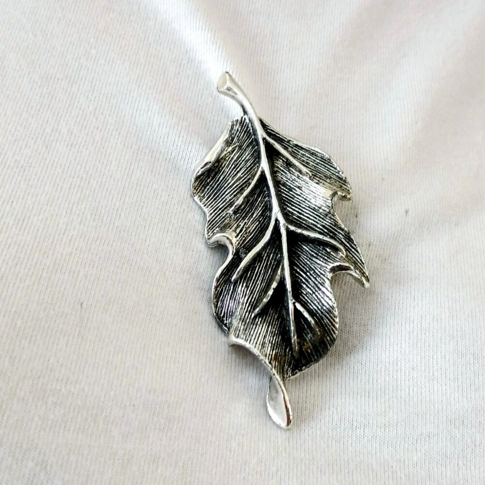 Tara Vtg Oak Leaf Brooch Women's Large Rustic Fall Silver Tone Pin Jewelry